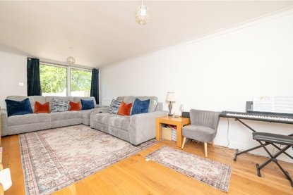 3 Bedroom House For SaleHouse For Sale in Canberra Close, St. Albans, Hertfordshire - Collinson Hall