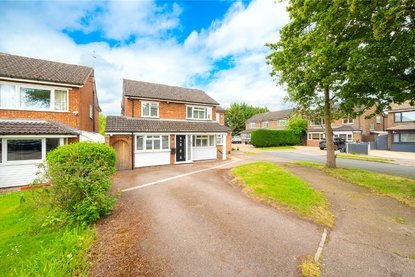 6 Bedroom House For SaleHouse For Sale in Maplefield, Park Street, St. Albans - Collinson Hall