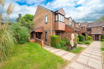 2 Bedroom Apartment New InstructionApartment New Instruction in Belmont Hill, St. Albans, Hertfordshire - Collinson Hall