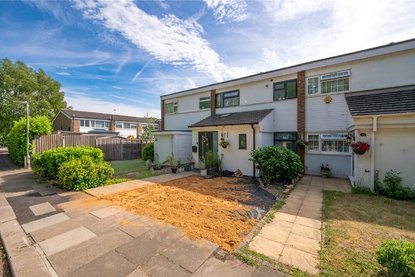 4 Bedroom House New InstructionHouse New Instruction in Whitecroft, St. Albans, Hertfordshire - Collinson Hall