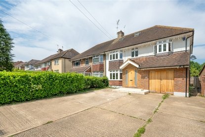4 Bedroom House New InstructionHouse New Instruction in Napsbury Lane, St. Albans, Hertfordshire - Collinson Hall