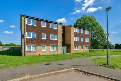 1 Bedroom Apartment To LetApartment To Let in Gordon House, Gordon Close, St. Albans - Collinson Hall