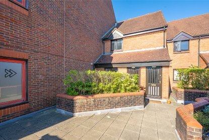 1 Bedroom Maisonette To LetMaisonette To Let in Half Moon Mews, St Albans - Collinson Hall