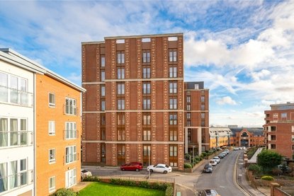 1 Bedroom Apartment LetApartment Let in Ziggurat House, Grosvenor Road, St Albans - Collinson Hall