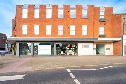 2 Bedroom Apartment To LetApartment To Let in St. Peters Street, St. Albans - Collinson Hall