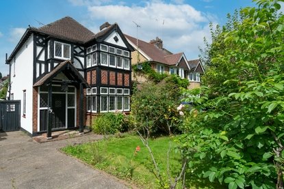 3 Bedroom House Sold Subject to Contract in Harpenden Road, St. Albans - Collinson Hall