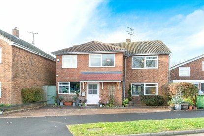 4 Bedroom House Sold Subject to Contract in Hawthorn Way, St. Albans - Collinson Hall