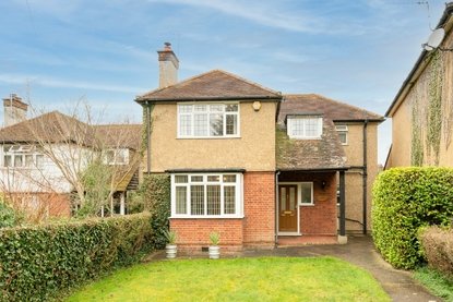 4 Bedroom House Sold Subject to Contract in Watling Street, Park Street, St. Albans - Collinson Hall