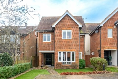 4 Bedroom House For Sale in Watford Road, St. Albans, Hertfordshire - Collinson Hall