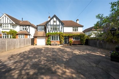4 Bedroom House New Instruction in Nightingale Lane, St. Albans, Hertfordshire - Collinson Hall