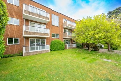 2 Bedroom Apartment Sold Subject to Contract in Hillside Road, St. Albans, Hertfordshire - Collinson Hall