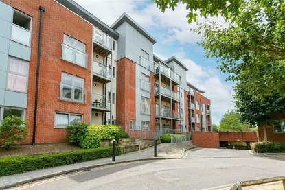 1 Bedroom Apartment For Sale in Serra House, Charrington Place, St Albans - Collinson Hall