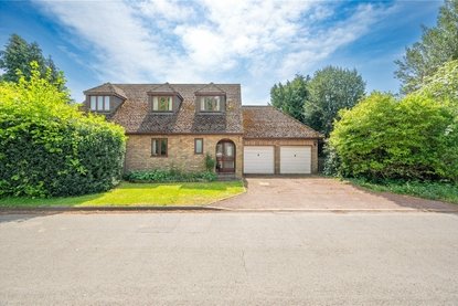 3 Bedroom Bungalow Sold Subject to Contract in Ragged Hall Lane, St. Albans, Hertfordshire - Collinson Hall