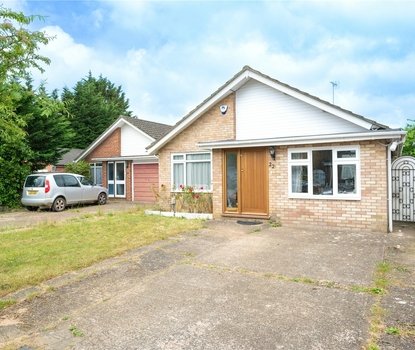 3 Bedroom Bungalow To LetBungalow To Let in Penman Close, Chiswell Green, St. Albans - Collinson Hall