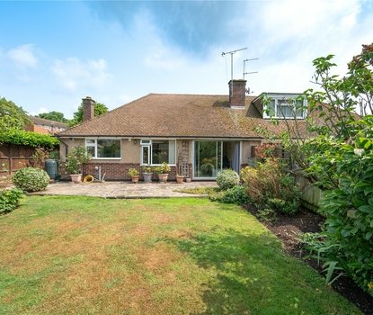 2 Bedroom Bungalow For SaleBungalow For Sale in Spooners Drive, Park Street, St. Albans - Collinson Hall