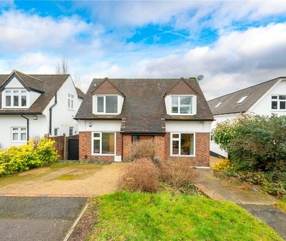 3 Bedroom House New InstructionHouse New Instruction in Mount Drive, Park Street, St. Albans - Collinson Hall