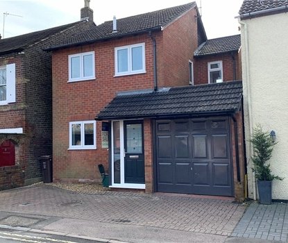 3 Bedroom House Let AgreedHouse Let Agreed in Branch Road, Park Street, St Albans - Collinson Hall