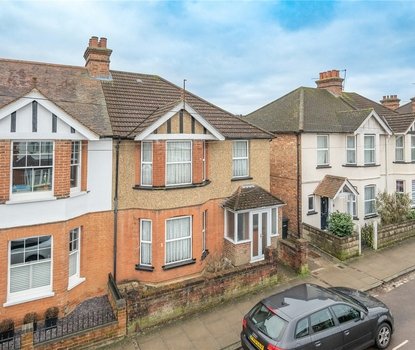 4 Bedroom House For SaleHouse For Sale in Brampton Road, St. Albans, Hertfordshire - Collinson Hall