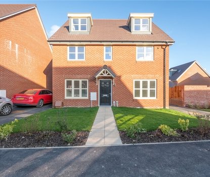 5 Bedroom House For SaleHouse For Sale in Osprey Drive, St. Albans, Hertfordshire - Collinson Hall
