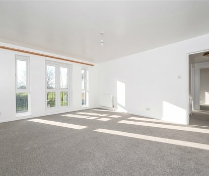 2 Bedroom Apartment LetApartment Let in Windsor Court, Park View Close, St. Albans - Collinson Hall