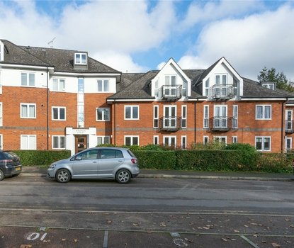 2 Bedroom Apartment Let AgreedApartment Let Agreed in Windsor Court, Park View Close, St. Albans - Collinson Hall