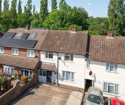 3 Bedroom House For SaleHouse For Sale in Pemberton Close, St. Albans, Hertfordshire - Collinson Hall