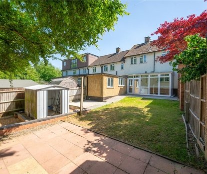 3 Bedroom House For SaleHouse For Sale in Pemberton Close, St. Albans, Hertfordshire - Collinson Hall