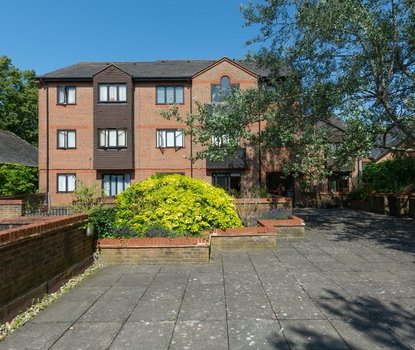 1 Bedroom Apartment LetApartment Let in Chatsworth Court, Granville Road, St. Albans - Collinson Hall