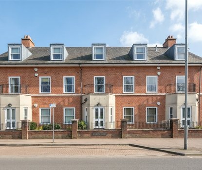 2 Bedroom Apartment For SaleApartment For Sale in Holywell Hill, St. Albans, Hertfordshire - Collinson Hall