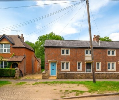2 Bedroom House LetHouse Let in Frogmore, St. Albans, Hertfordshire - Collinson Hall