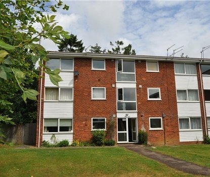 2 Bedroom Apartment Let Agreed in Cedar Court, St. Albans, Hertfordshire - Collinson Hall