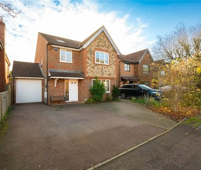 5 Bedroom House For SaleHouse For Sale in Forge End, St. Albans, Hertfordshire - Collinson Hall