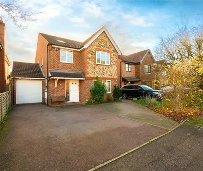 5 Bedroom House For SaleHouse For Sale in Forge End, St. Albans, Hertfordshire - Collinson Hall