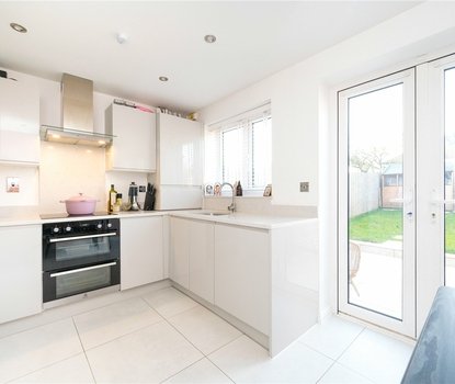 3 Bedroom House For SaleHouse For Sale in Shakespeare Close, St. Albans, Hertfordshire - Collinson Hall