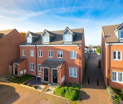 3 Bedroom House For SaleHouse For Sale in Shakespeare Close, St. Albans, Hertfordshire - Collinson Hall