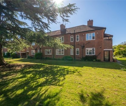 2 Bedroom Maisonette LetMaisonette Let in Wickwood Court, Woodstock Road North, St. Albans - Collinson Hall