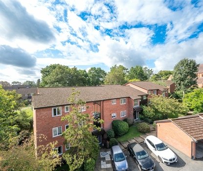 1 Bedroom Apartment To LetApartment To Let in Canterbury Court, Battlefield Road, St. Albans - Collinson Hall