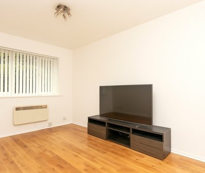 1 Bedroom Apartment To LetApartment To Let in Canterbury Court, Battlefield Road, St. Albans - Collinson Hall