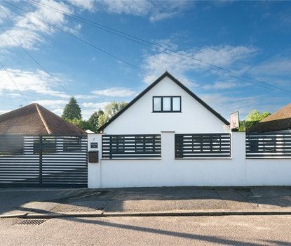 4 Bedroom House For SaleHouse For Sale in The Crescent, Bricket Wood, St. Albans - Collinson Hall