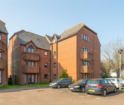 2 Bedroom Apartment LetApartment Let in Ashtree Court, St. Albans, Hertfordshire - Collinson Hall