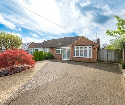 2 Bedroom Bungalow LetBungalow Let in Ragged Hall Lane, St. Albans, Hertfordshire - Collinson Hall