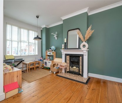 3 Bedroom House For SaleHouse For Sale in High Street, London Colney, St. Albans - Collinson Hall