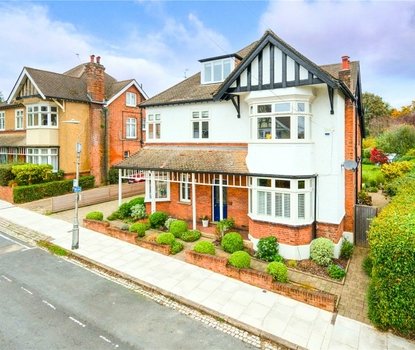 5 Bedroom House For SaleHouse For Sale in Jennings Road, St. Albans, Hertfordshire - Collinson Hall