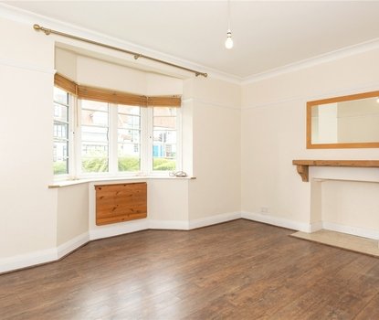 2 Bedroom Apartment For SaleApartment For Sale in Abbey Court, Holywell Hill, St. Albans - Collinson Hall