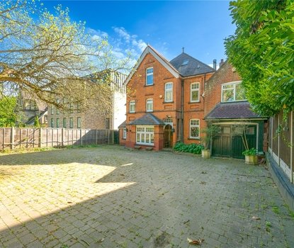 7 Bedroom House For SaleHouse For Sale in London Road, St. Albans, Hertfordshire - Collinson Hall