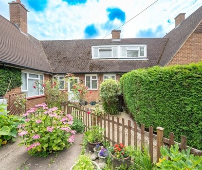 3 Bedroom House For SaleHouse For Sale in South Close, St. Albans, Hertfordshire - Collinson Hall