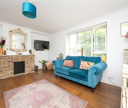 3 Bedroom House For SaleHouse For Sale in South Close, St. Albans, Hertfordshire - Collinson Hall