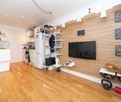2 Bedroom House LetHouse Let in Chiswell Green Lane, St. Albans, Hertfordshire - Collinson Hall