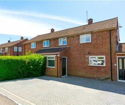 3 Bedroom House Sold Subject to Contract in Birchwood Way, Park Street, St. Albans - Collinson Hall