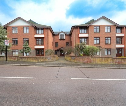 1 Bedroom Apartment Sold Subject to ContractApartment Sold Subject to Contract in Beaconsfield Road, St. Albans, Hertfordshire - Collinson Hall
